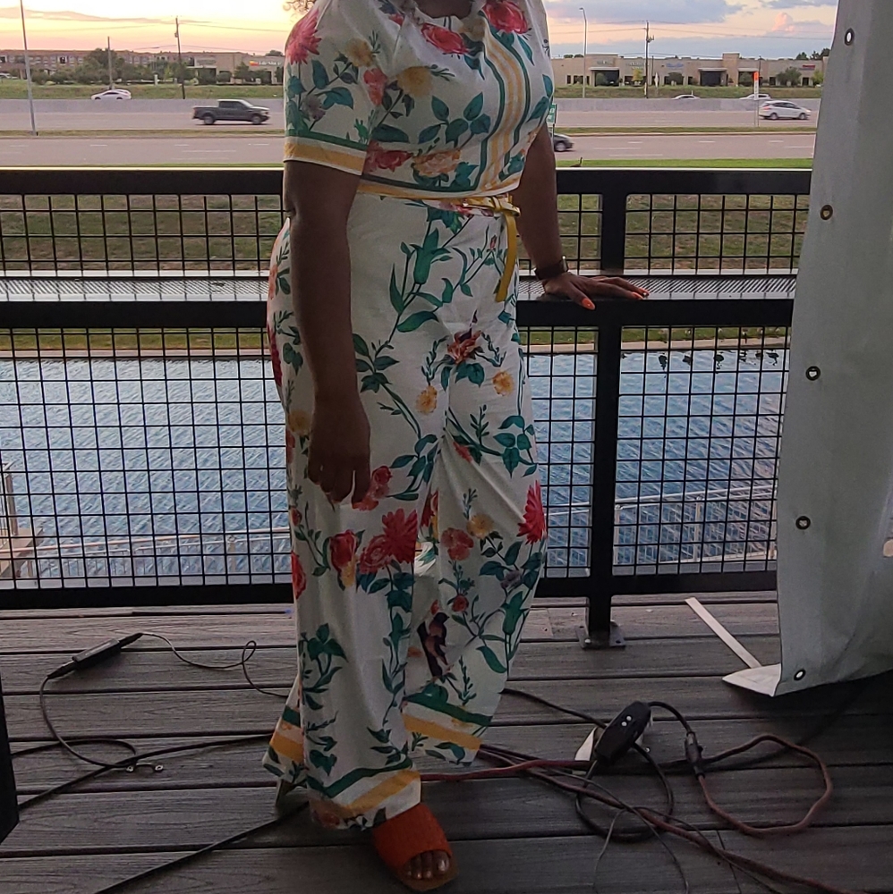 White floral 2 piece set